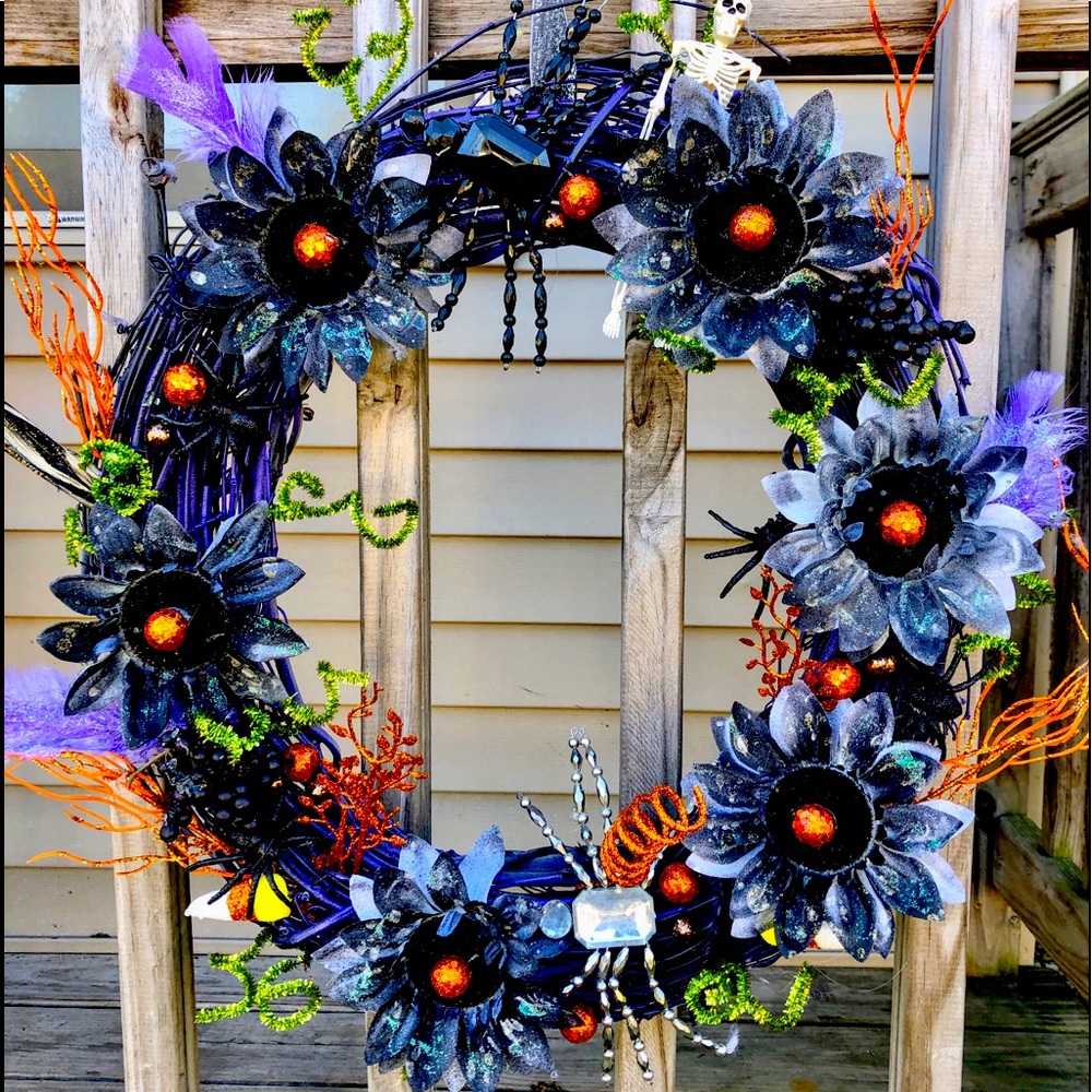Holiday wreath